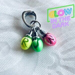 ⚡✨ NWOT Stranger Things Glow-in-the-Dark “RUN” Charm 🔦